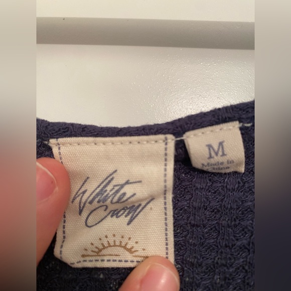 Blue Henley with Knit Sleeves. - Picture 5 of 5